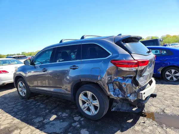 5TDDZRFH7JS855477 2018 TOYOTA HIGHLANDER - Image 2
