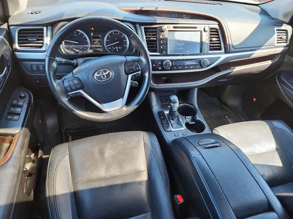 5TDDZRFH7JS855477 2018 TOYOTA HIGHLANDER - Image 8