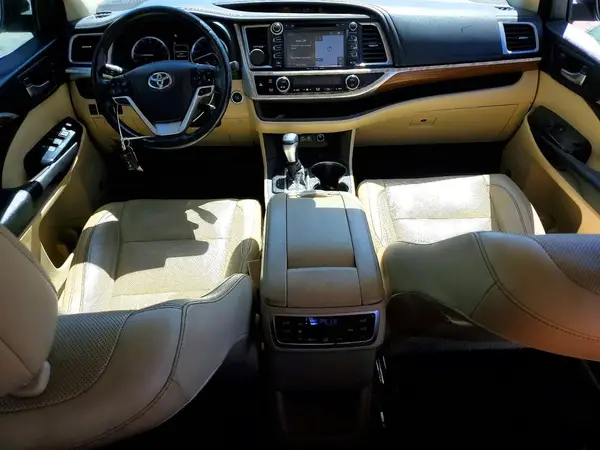5TDDZRFH7JS861702 2018 TOYOTA HIGHLANDER - Image 8