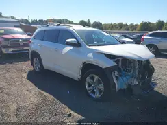 5TDDZRFH7JS864082 2018 TOYOTA HIGHLANDER
