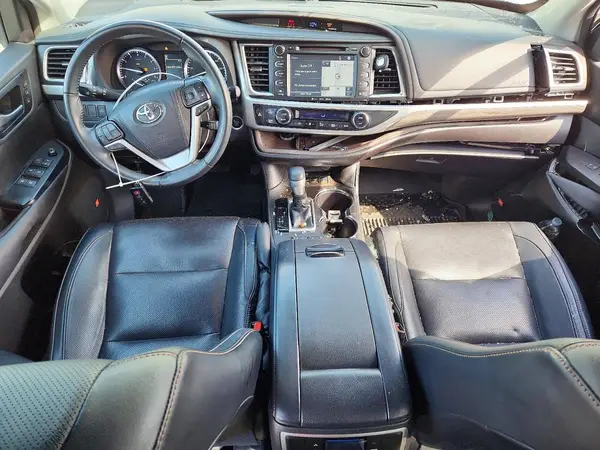 5TDDZRFH7JS879097 2018 TOYOTA HIGHLANDER - Image 8