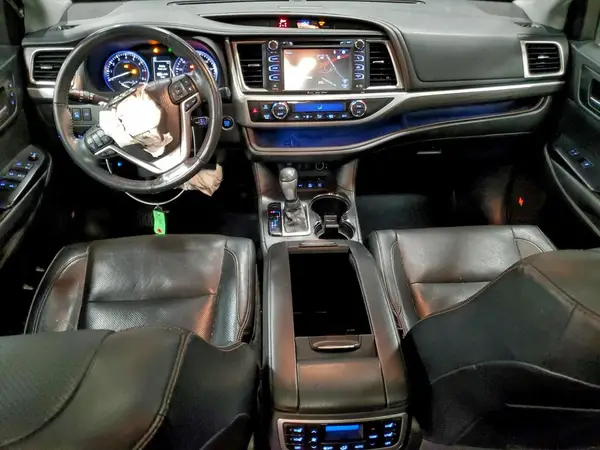5TDDZRFH7JS883649 2018 TOYOTA HIGHLANDER - Image 8