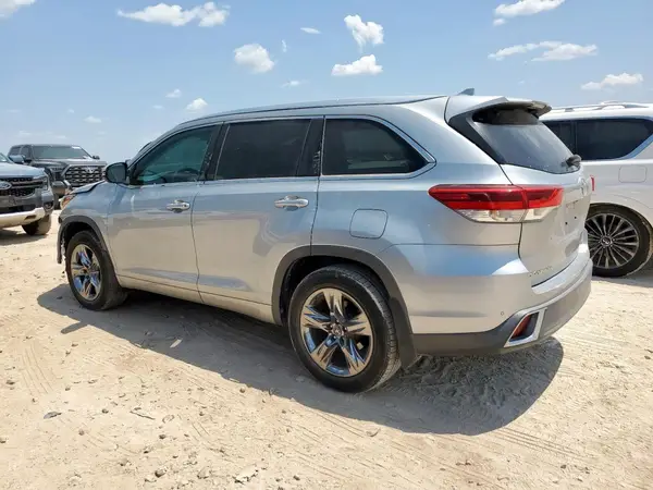 5TDDZRFH7JS885532 2018 TOYOTA HIGHLANDER - Image 2