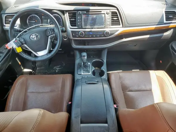 5TDDZRFH7JS885532 2018 TOYOTA HIGHLANDER - Image 8
