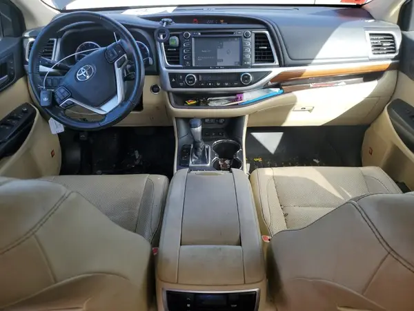 5TDDZRFH7JS899804 2018 TOYOTA HIGHLANDER - Image 8