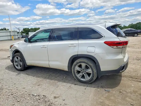 5TDDZRFH7JS907156 2018 TOYOTA HIGHLANDER - Image 2