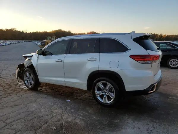 5TDDZRFH7JS908338 2018 TOYOTA HIGHLANDER - Image 2