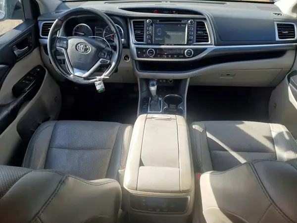 5TDDZRFH7JS911398 2018 TOYOTA HIGHLANDER - Image 8