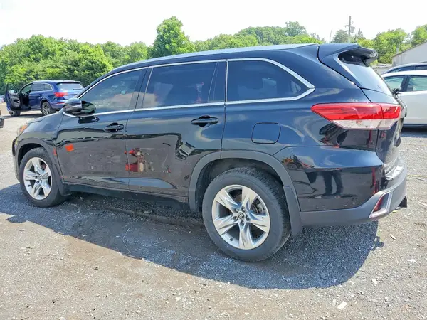 5TDDZRFH7JS911675 2018 TOYOTA HIGHLANDER - Image 2