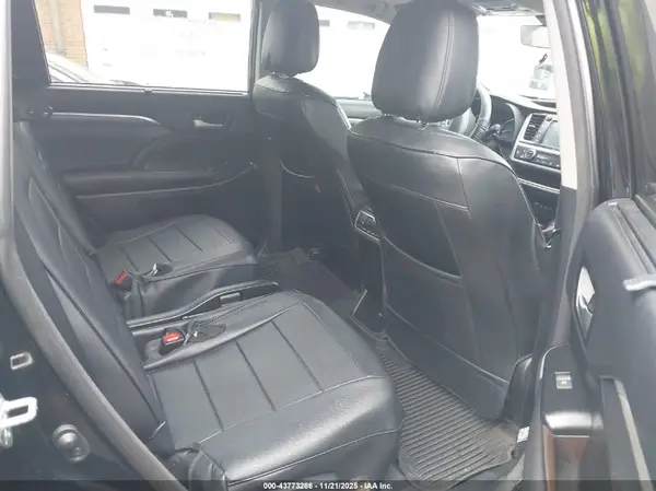 5TDDZRFH7JS914169 2018 TOYOTA HIGHLANDER - Image 8