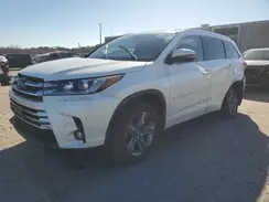 5TDDZRFH7KS704432 2019 TOYOTA HIGHLANDER