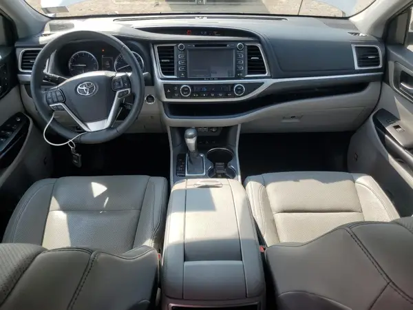 5TDDZRFH7KS705421 2019 TOYOTA HIGHLANDER - Image 8