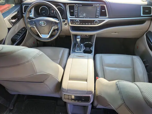 5TDDZRFH7KS724518 2019 TOYOTA HIGHLANDER - Image 8