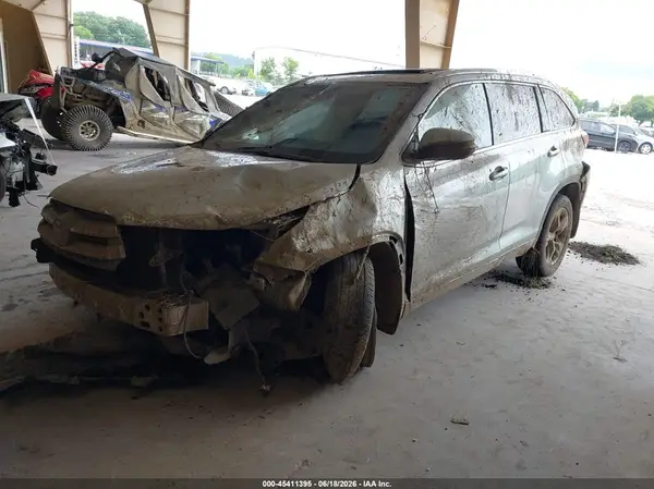 5TDDZRFH7KS739536 2019 TOYOTA HIGHLANDER - Image 2