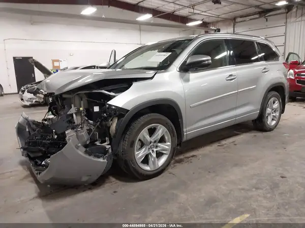 5TDDZRFH7KS739617 2019 TOYOTA HIGHLANDER - Image 2