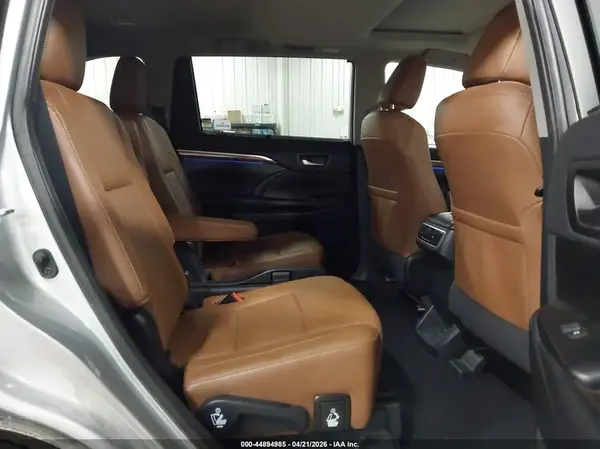 5TDDZRFH7KS739617 2019 TOYOTA HIGHLANDER - Image 8