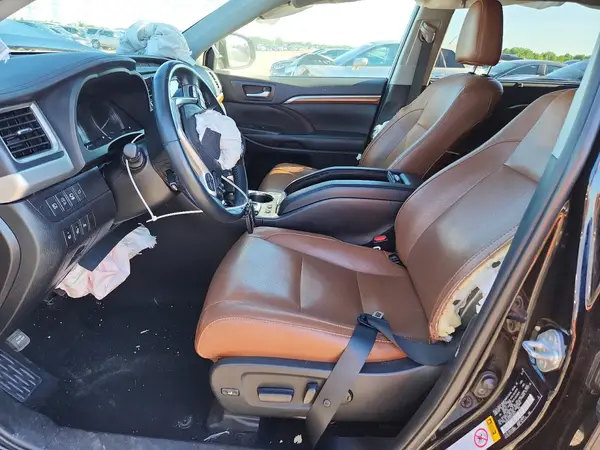 2019 TOYOTA HIGHLANDER auction photo 7