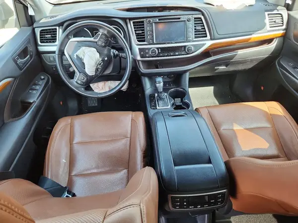 5TDDZRFH7KS740072 2019 TOYOTA HIGHLANDER - Image 8