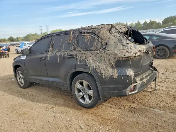 5TDDZRFH7KS922614 2019 TOYOTA HIGHLANDER - Image 2
