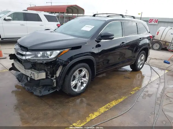 5TDDZRFH7KS927571 2019 TOYOTA HIGHLANDER - Image 2