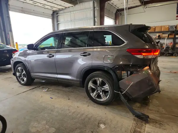 5TDDZRFH7KS941177 2019 TOYOTA HIGHLANDER - Image 2