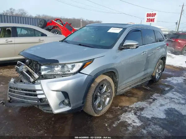 5TDDZRFH7KS956892 2019 TOYOTA HIGHLANDER - Image 2
