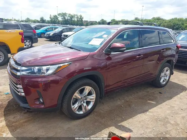 5TDDZRFH7KS957766 2019 TOYOTA HIGHLANDER - Image 2