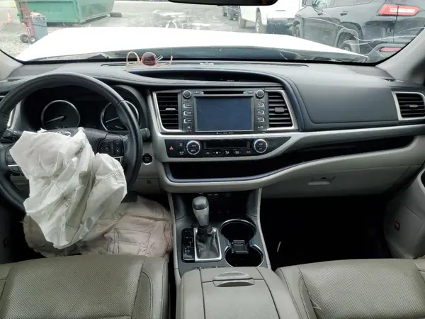 5TDDZRFH7KS968833 2019 TOYOTA HIGHLANDER - Image 8