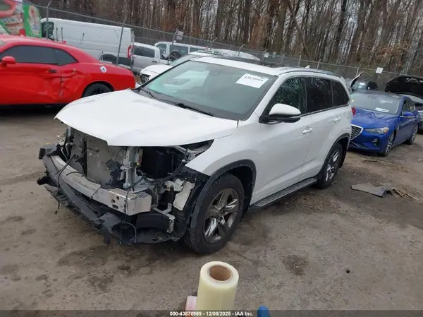 5TDDZRFH7KS976155 2019 TOYOTA HIGHLANDER - Image 2