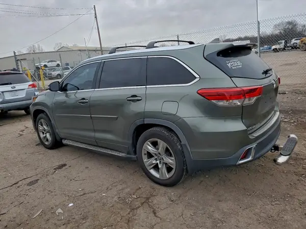 5TDDZRFH7KS980139 2019 TOYOTA HIGHLANDER - Image 2