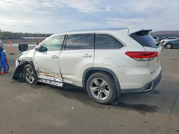 5TDDZRFH7KS992081 2019 TOYOTA HIGHLANDER - Image 2