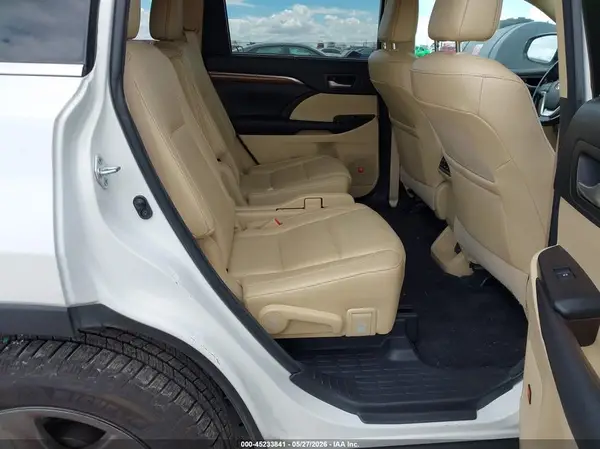 5TDDZRFH8HS359856 2017 TOYOTA HIGHLANDER - Image 8