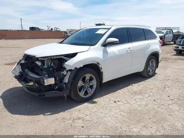 5TDDZRFH8HS362322 2017 TOYOTA HIGHLANDER - Image 2