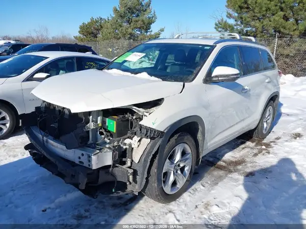 5TDDZRFH8HS363969 2017 TOYOTA HIGHLANDER - Image 2