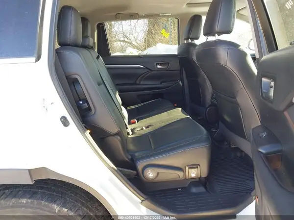 5TDDZRFH8HS363969 2017 TOYOTA HIGHLANDER - Image 8