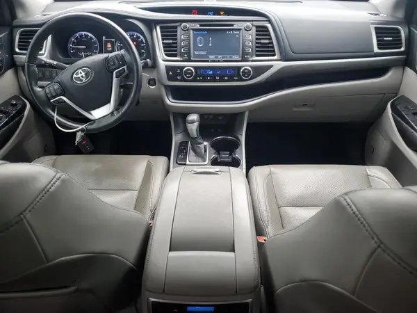 5TDDZRFH8HS374857 2017 TOYOTA HIGHLANDER - Image 8