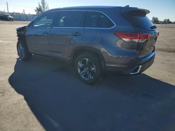 5TDDZRFH8HS380559 2017 TOYOTA HIGHLANDER - Image 2