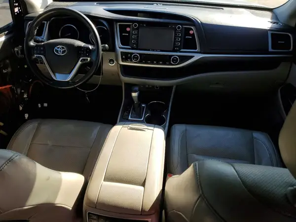 5TDDZRFH8HS380559 2017 TOYOTA HIGHLANDER - Image 8