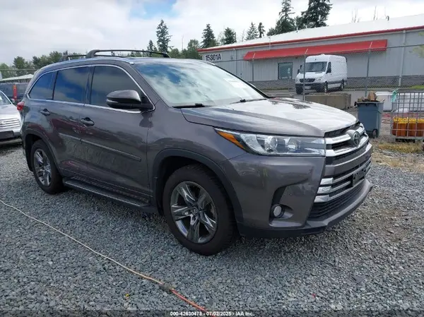 5TDDZRFH8HS380934 2017 TOYOTA HIGHLANDER - Image 1
