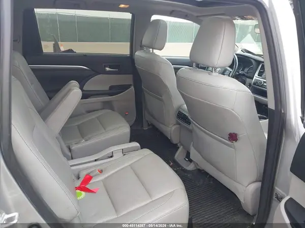 5TDDZRFH8HS391738 2017 TOYOTA HIGHLANDER - Image 8