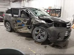 5TDDZRFH8HS411907 2017 TOYOTA HIGHLANDER