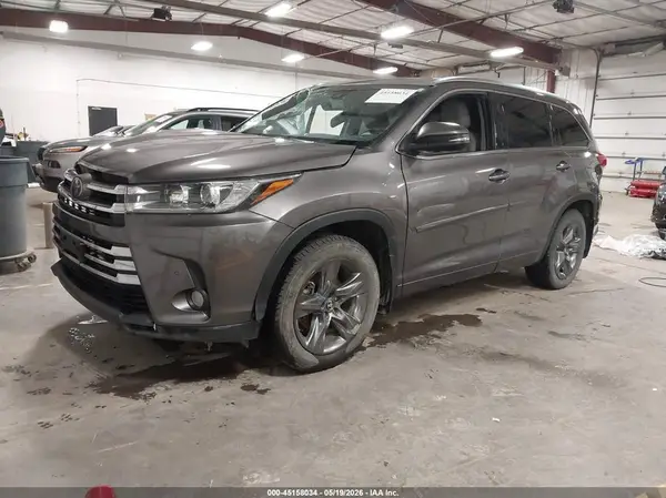 5TDDZRFH8HS411907 2017 TOYOTA HIGHLANDER - Image 2