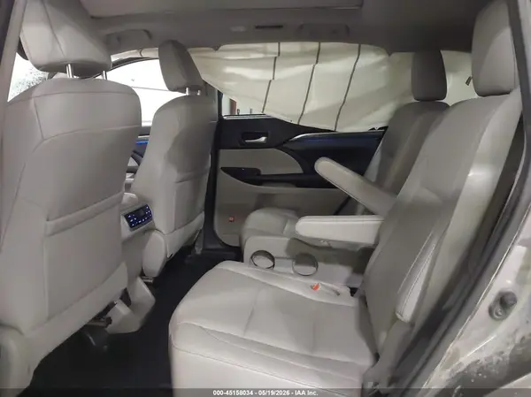 5TDDZRFH8HS411907 2017 TOYOTA HIGHLANDER - Image 8