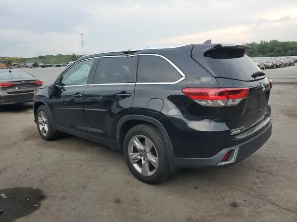 5TDDZRFH8HS420056 2017 TOYOTA HIGHLANDER - Image 2