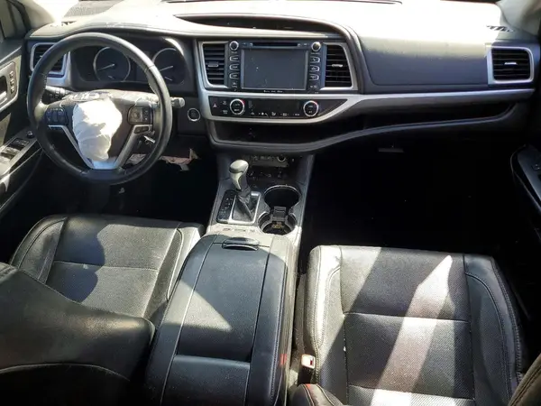 5TDDZRFH8HS437200 2017 TOYOTA HIGHLANDER - Image 8
