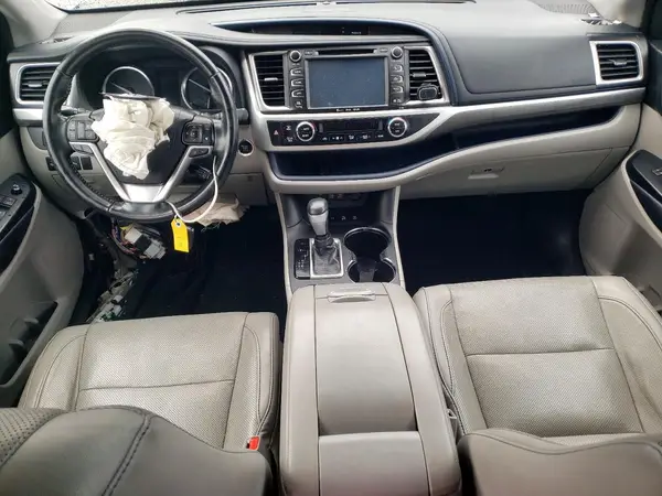 5TDDZRFH8HS440940 2017 TOYOTA HIGHLANDER - Image 8