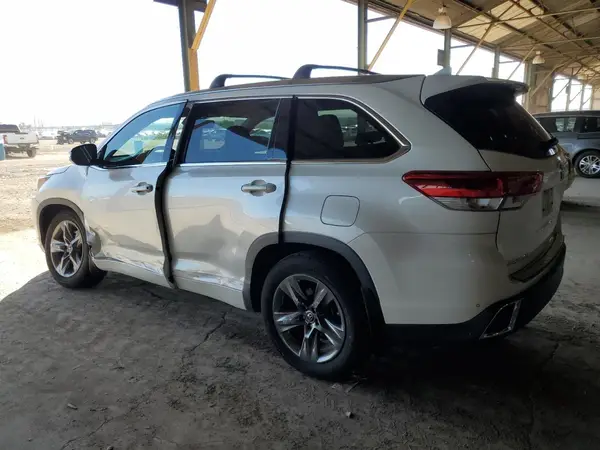5TDDZRFH8HS455485 2017 TOYOTA HIGHLANDER - Image 2