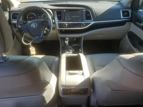 5TDDZRFH8JS494938 2018 TOYOTA HIGHLANDER - Image 8