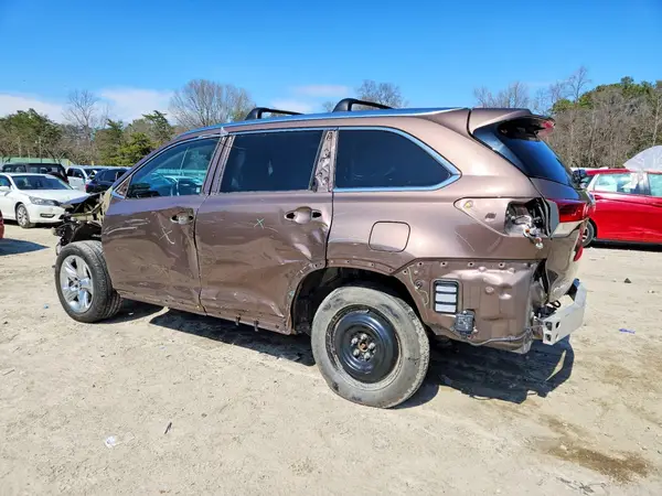 5TDDZRFH8JS801847 2018 TOYOTA HIGHLANDER - Image 2