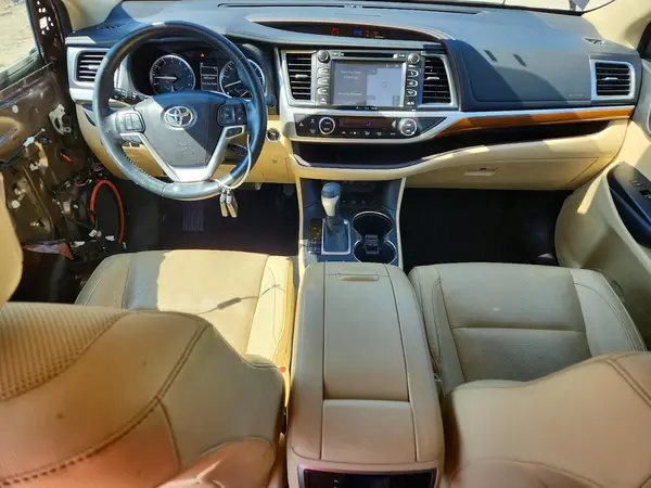5TDDZRFH8JS801847 2018 TOYOTA HIGHLANDER - Image 8
